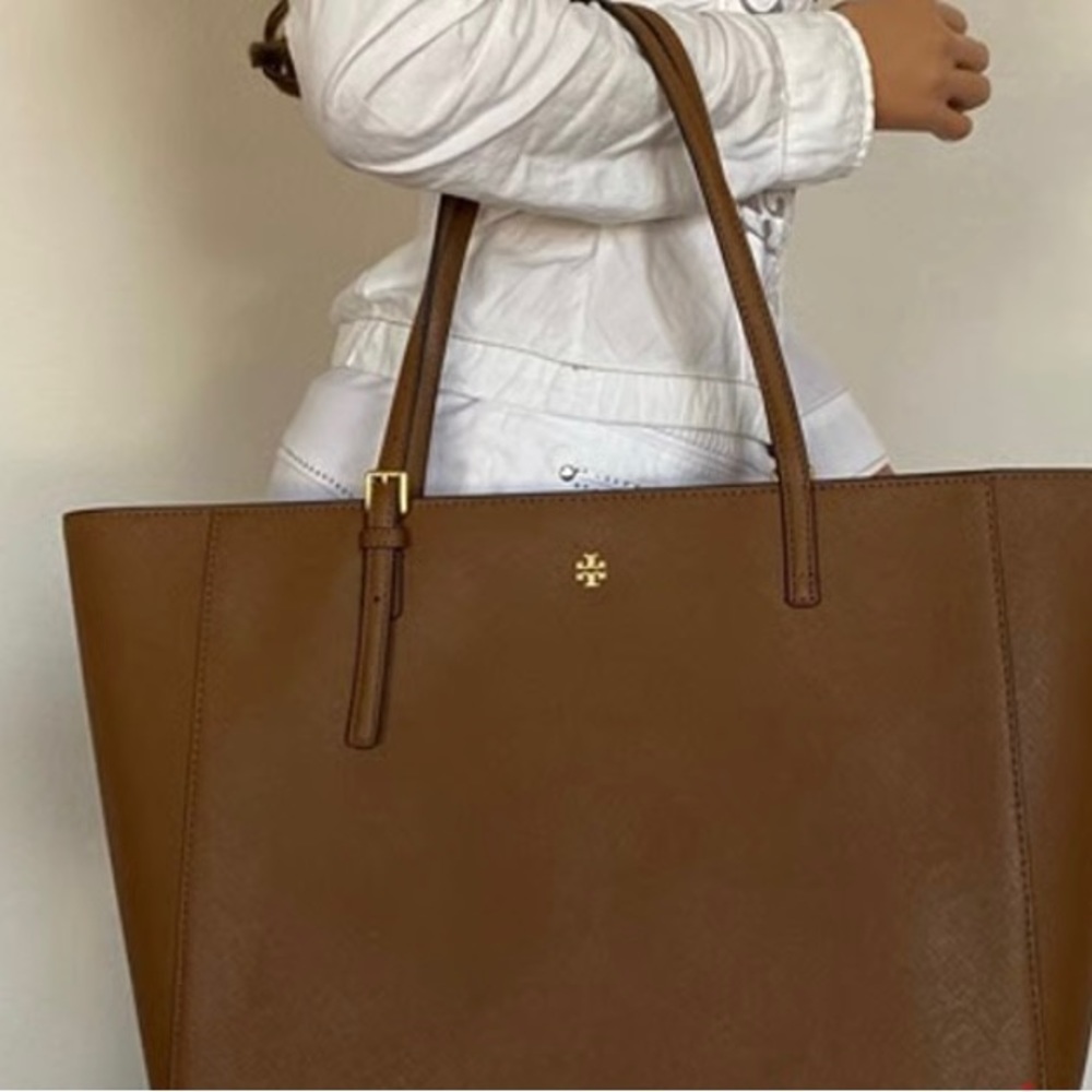 NWT Tory Burch Emerson Zipper top tote bag in color moose (camel brown)